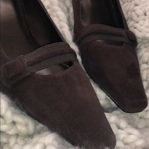 Vintage Stuart Weitzman Kitten Heels!